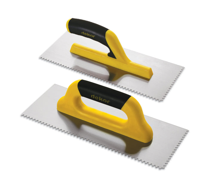 Gletieră zimțată, cu dinți triunghiulari și mâner din plastic