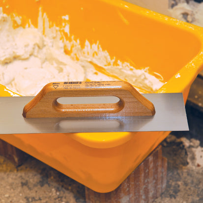 Gletieră cu mâner închis din lemn