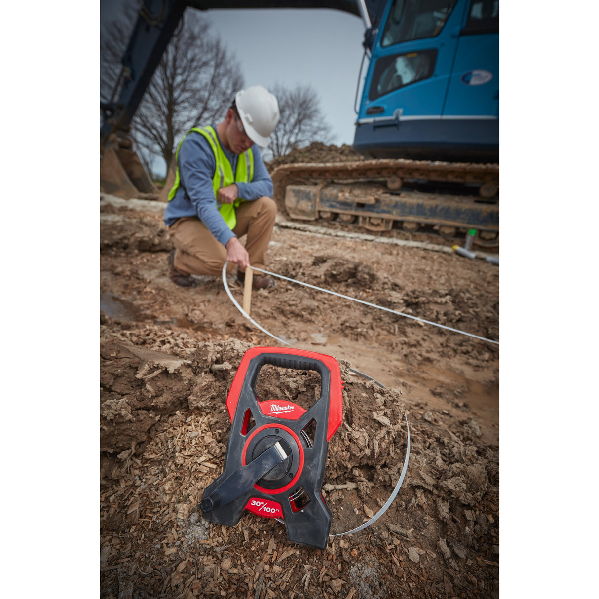 Rulete cu bandă lungă în carcasă deschisă Milwaukee