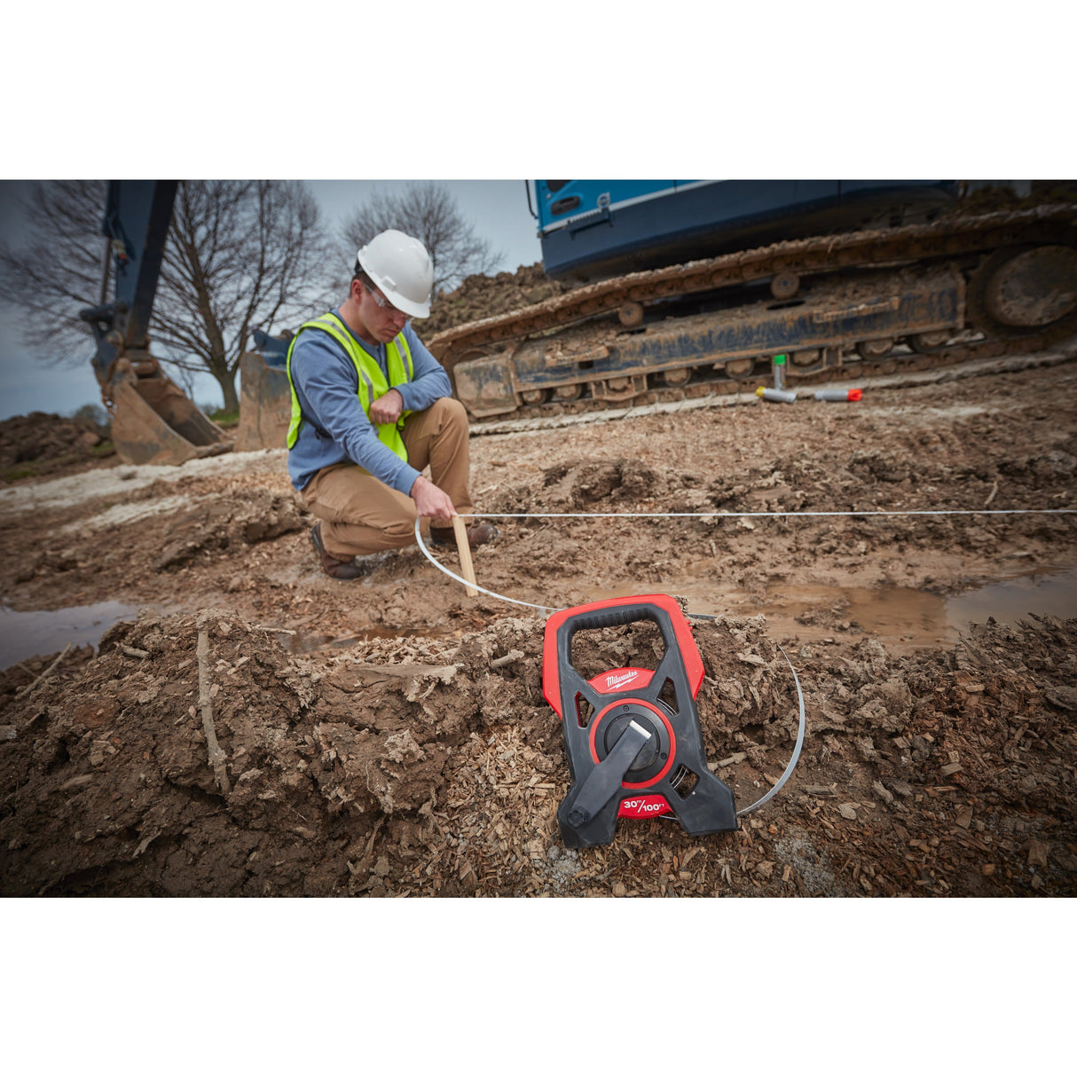 Rulete cu bandă lungă în carcasă deschisă Milwaukee