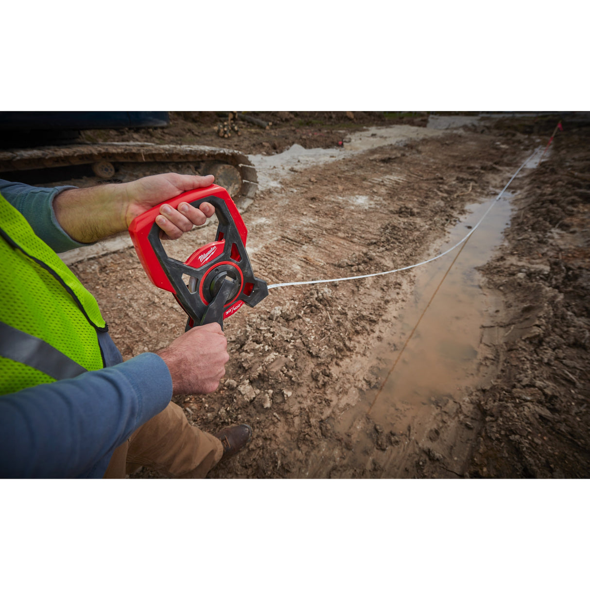 Rulete cu bandă lungă în carcasă deschisă Milwaukee