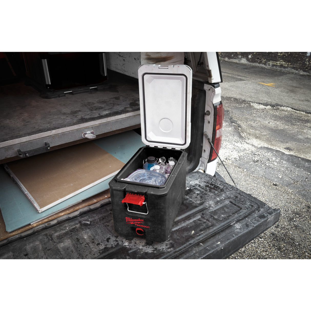 Milwaukee PACKOUT™ cooler  4932471722