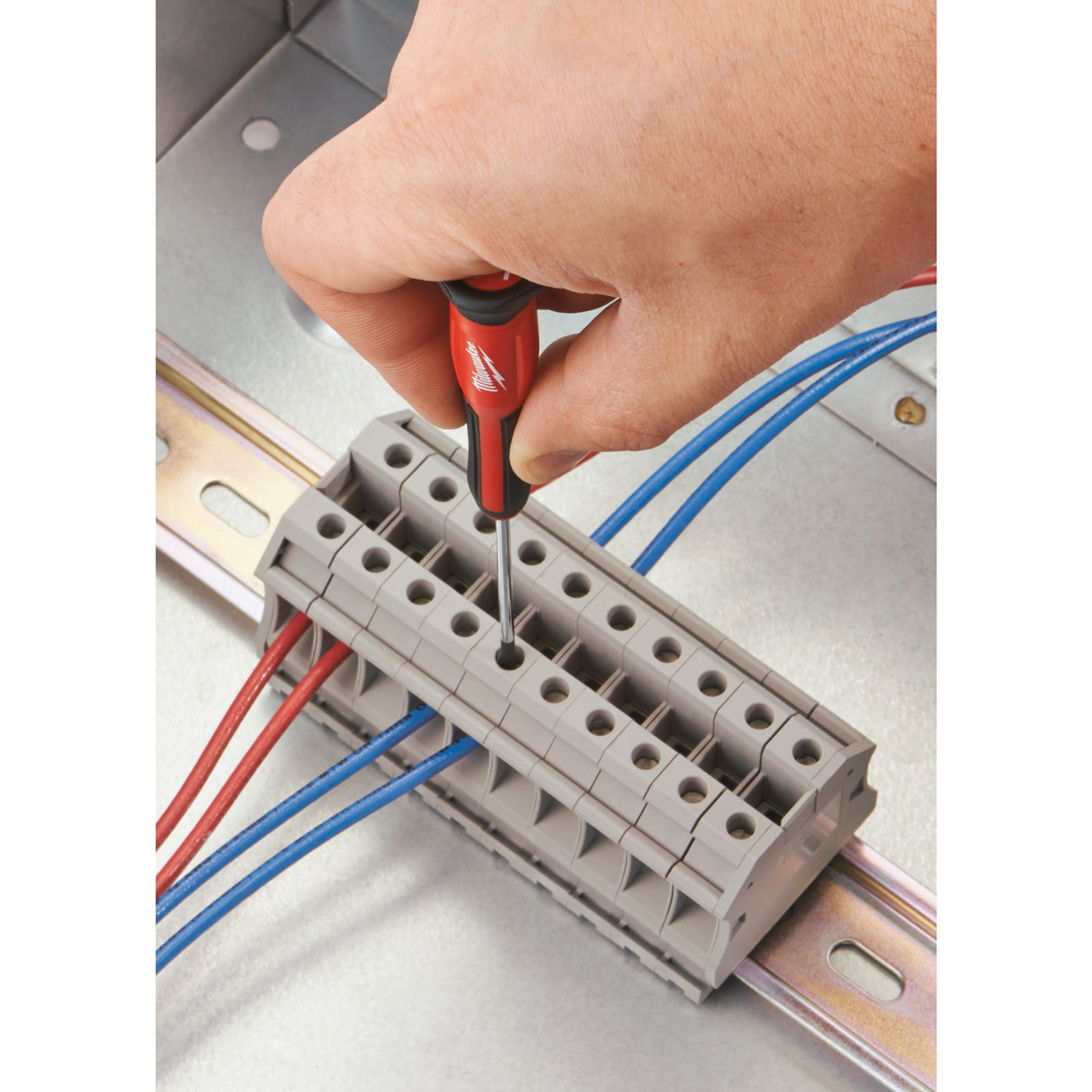 Șurubelnițe de precizie Milwaukee