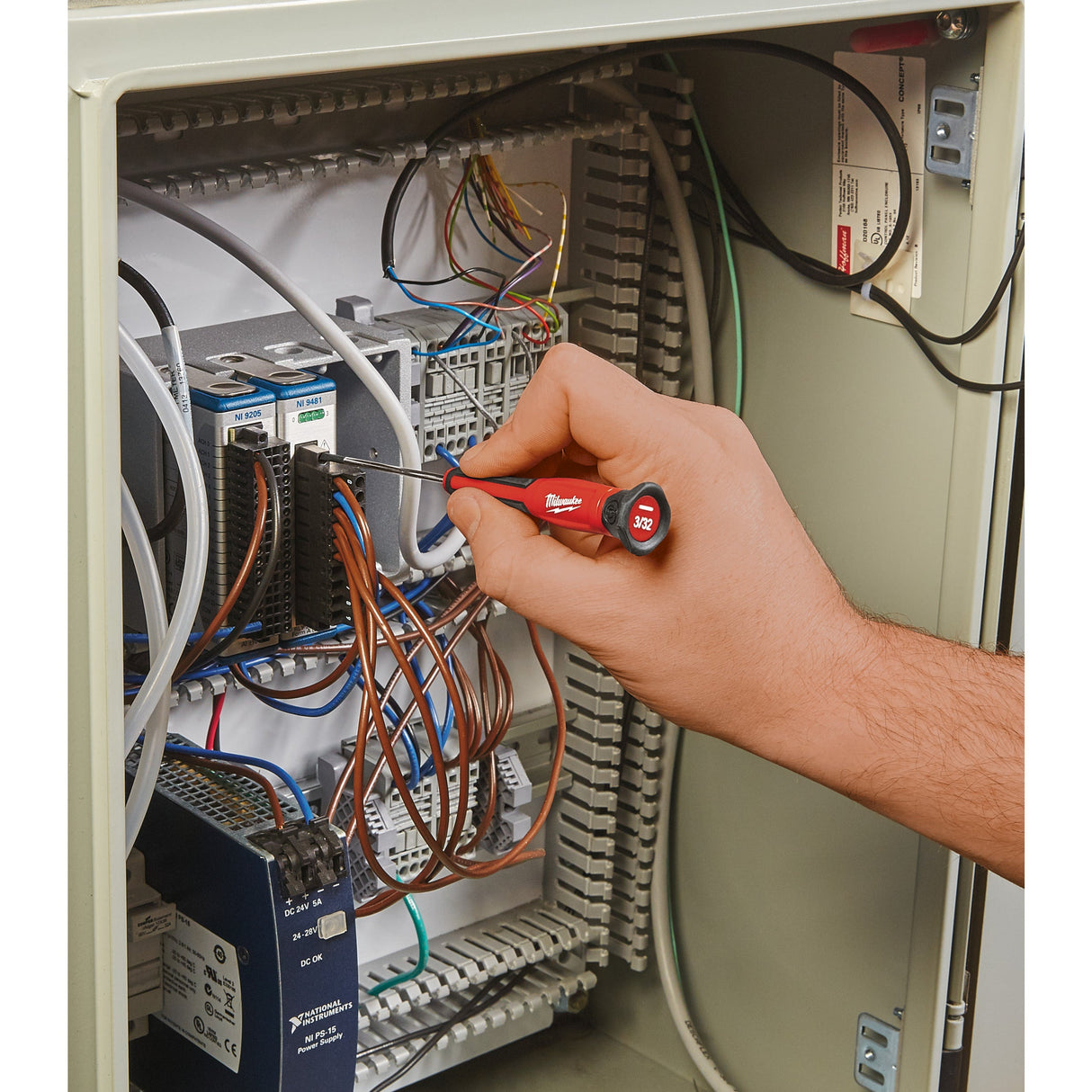 Șurubelnițe de precizie Milwaukee