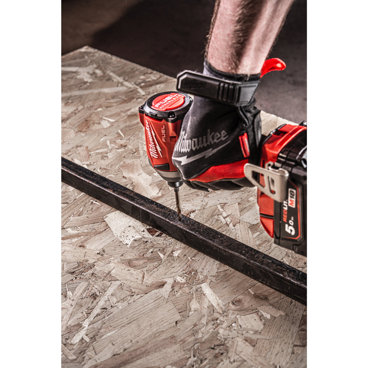 RED HEX - Burghie SHOCKWAVE™ HSS-Ground Titan pentru metal Milwaukee