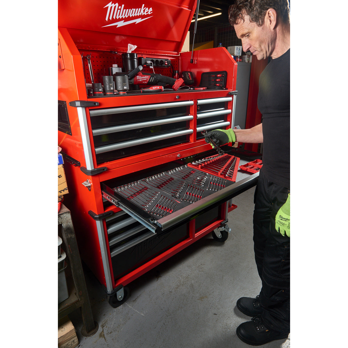 Milwaukee Dulap de scule mobil, cu 10 sertare, metalic, 117 cm 4932478852