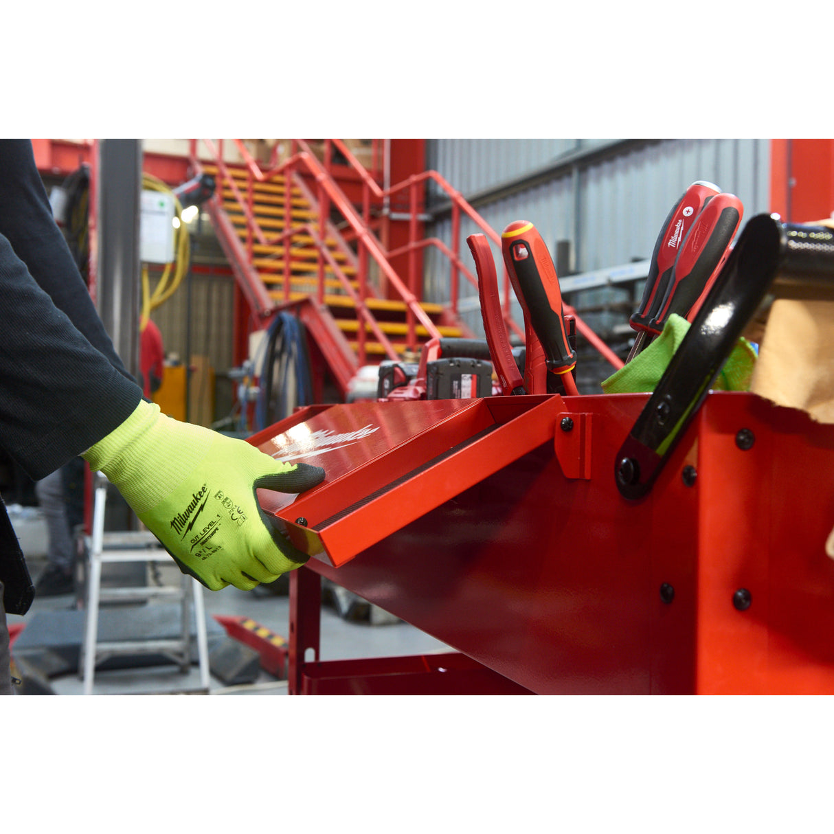 Milwaukee Cărucior mobil de scule, metalic 102 cm 4932478856