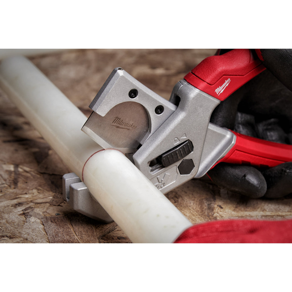Cutter pentru plastic Milwaukee