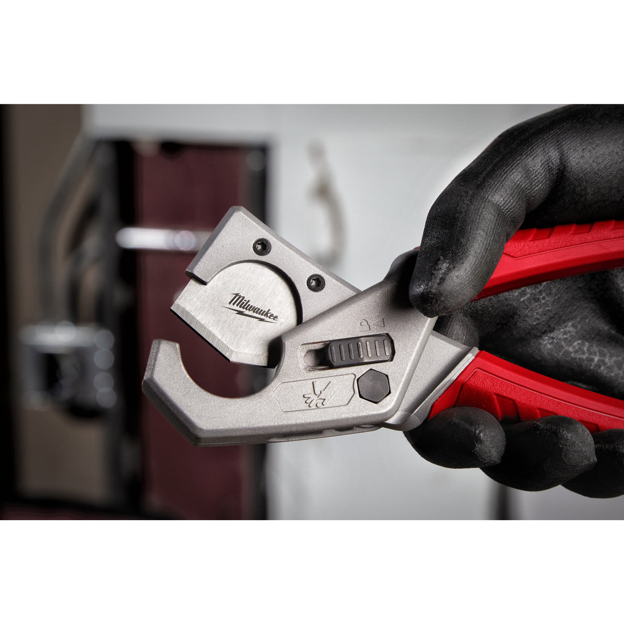 Cutter pentru plastic Milwaukee