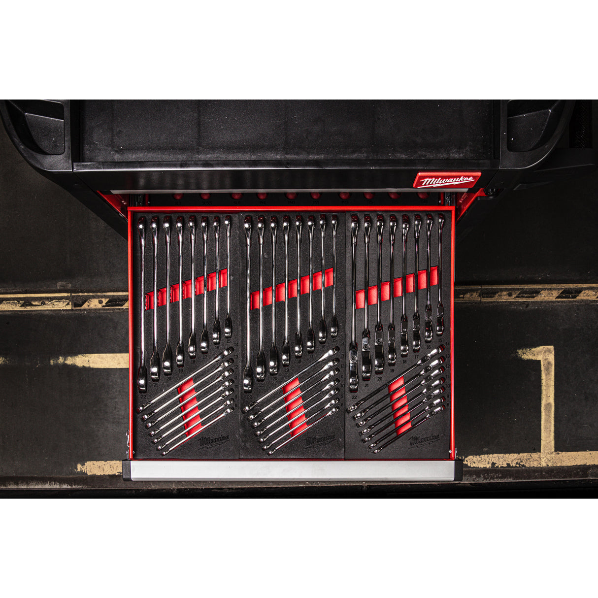 Milwaukee Set de chei combinate max bite cu cap pivotant în inserție de spumă, 15 bucăți 4932479829