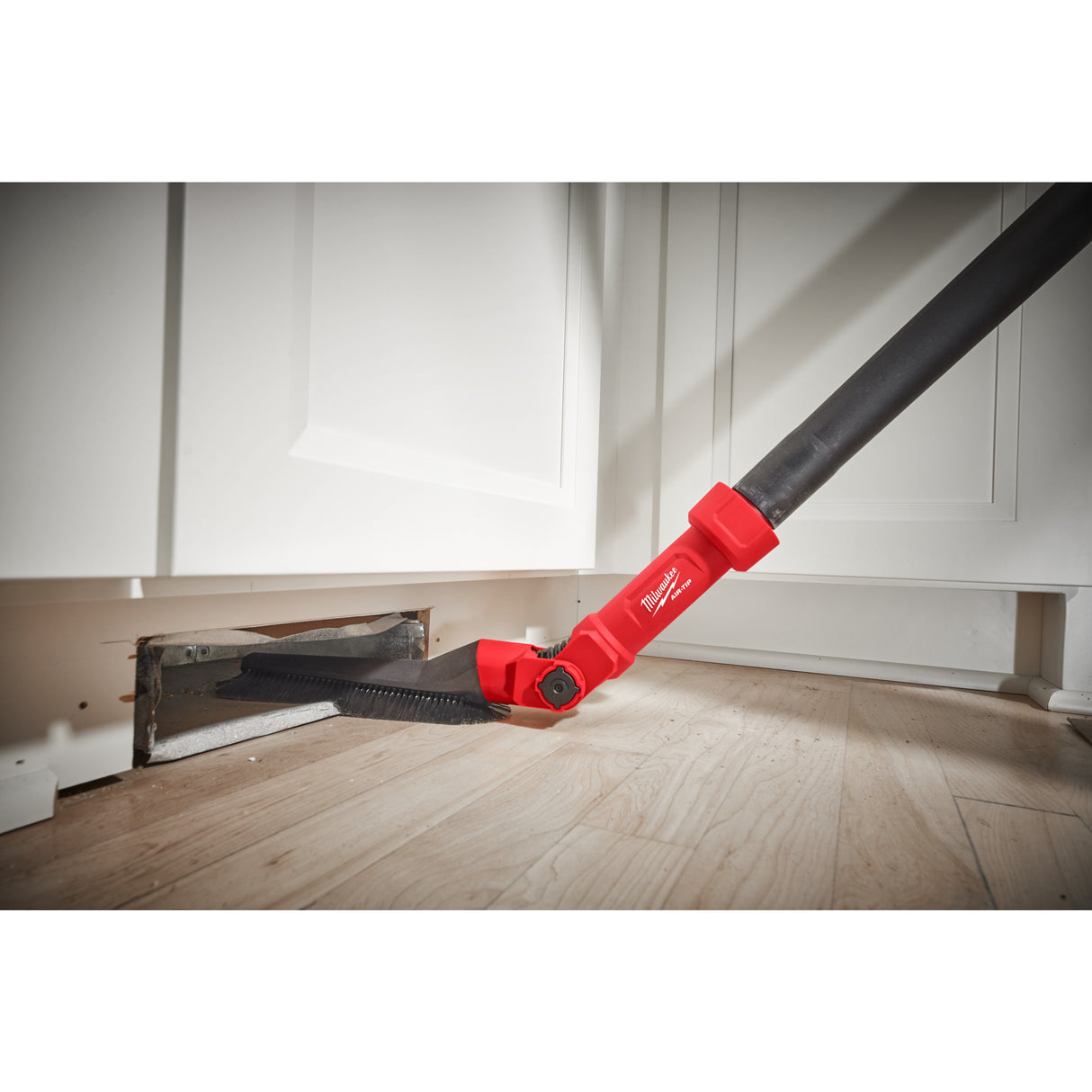 Milwaukee Air-tip™ cap pivotant de aspirare cu perie 4932498019