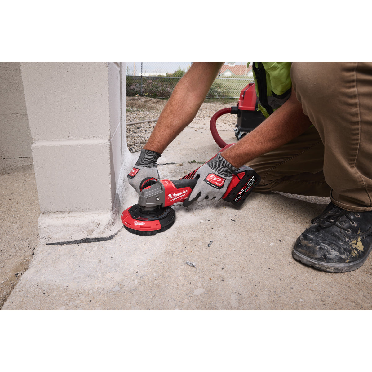 4932499770 Capac pentru șlefuire 180 mm pentru polizoarele noastre unghiulare mari, cu sistem de protecție fără cheie Milwaukee