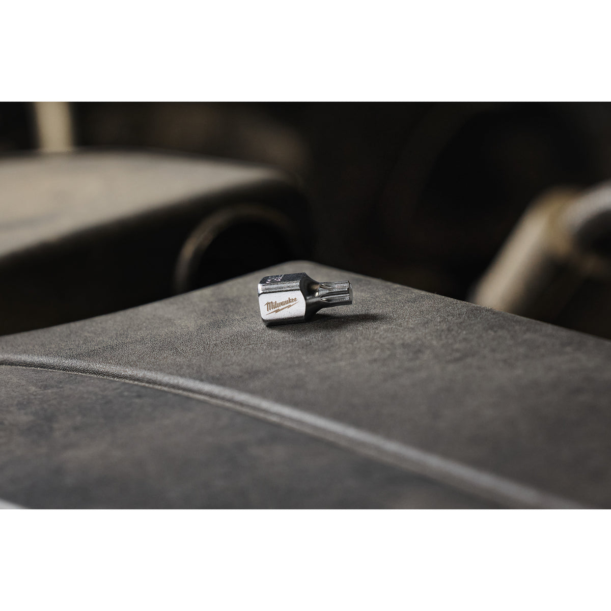 Cap cheie tubulară ¼″ cu bit TX stubby Milwaukee