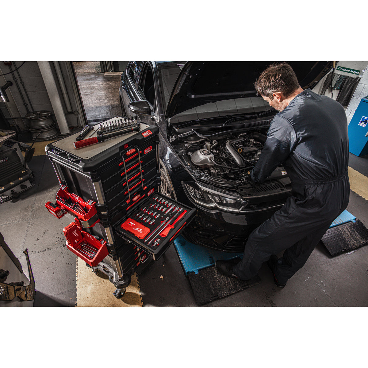 Set PACKOUT™ pentru mecanici Milwaukee