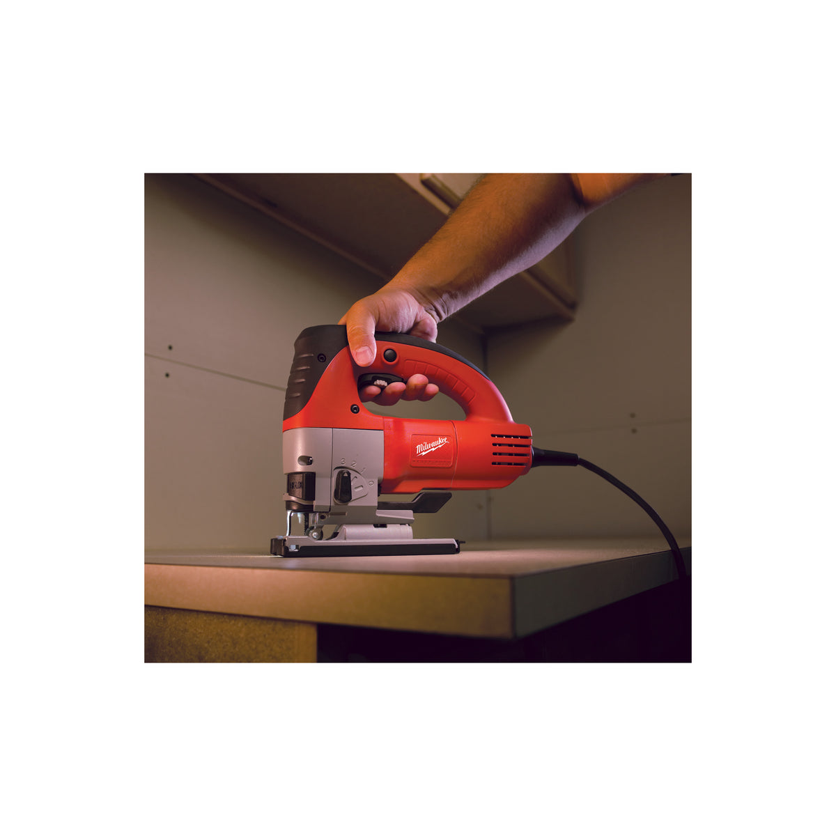 4933500568 Fierăstrău pendular Heavy Duty, cu mâner superior Milwaukee