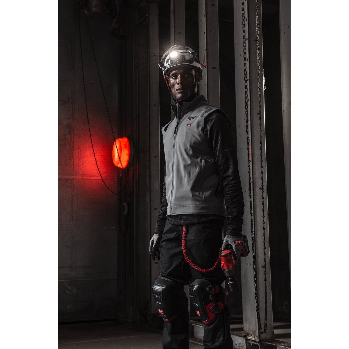 Milwaukee L4bolthl-301 lampă de cască bolt, reîncărcabilă usb, 600 lumeni 4933479902