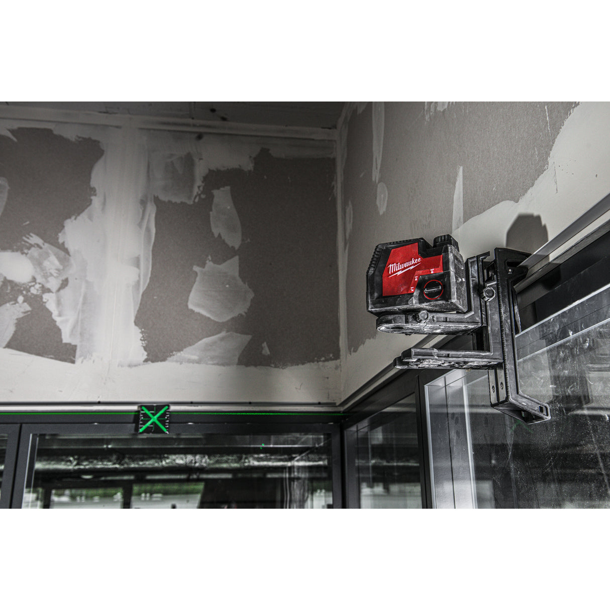 Milwaukee L4cll-301c redl.usb laser linii cruce 4933478098