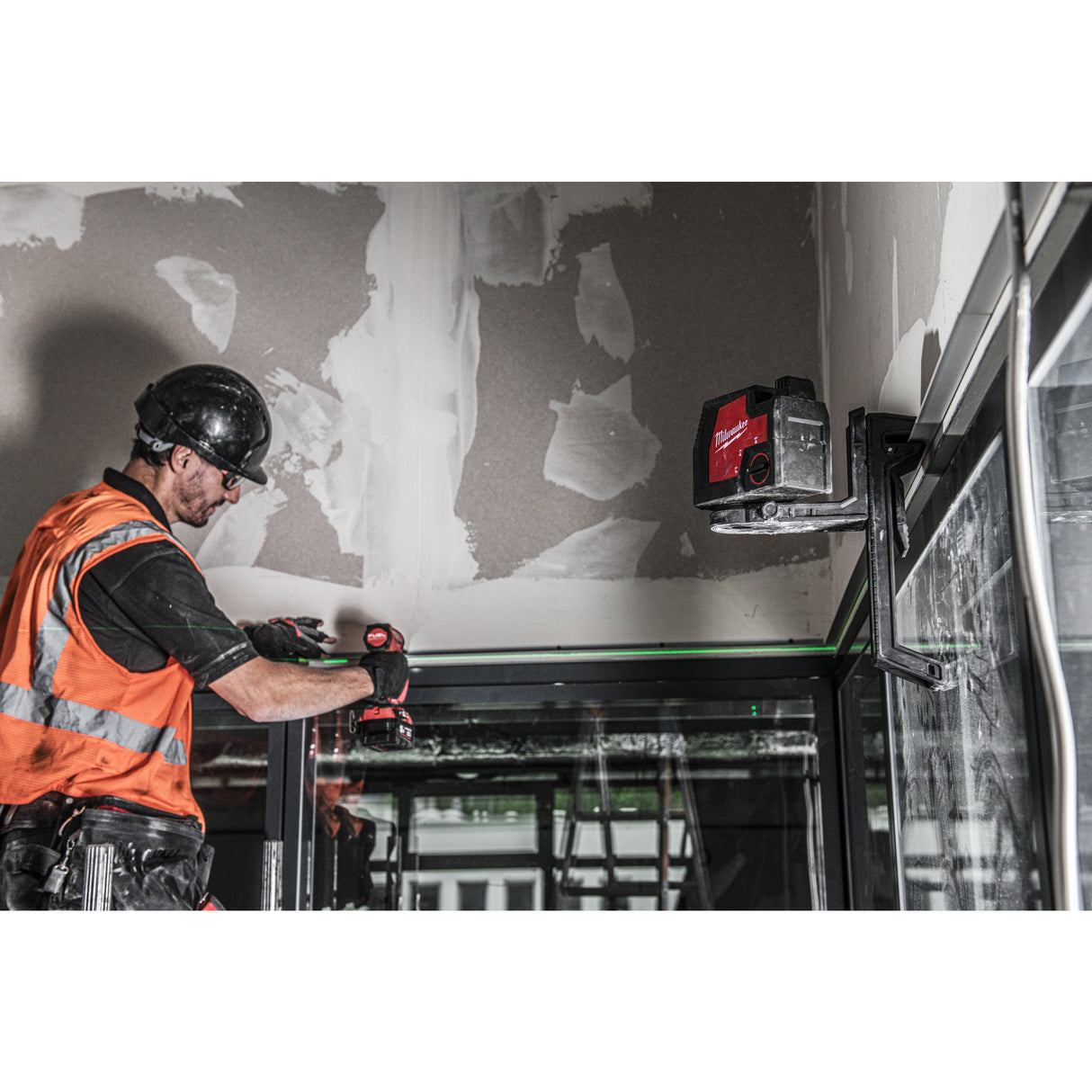 Milwaukee L4cll-301c redl.usb laser linii cruce 4933478098