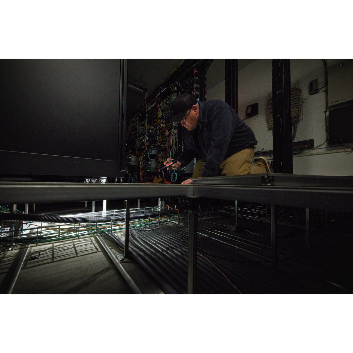 Milwaukee L4fl2000-301 lanternă reîncărcabilă usb, 2000 lumeni 4933479637