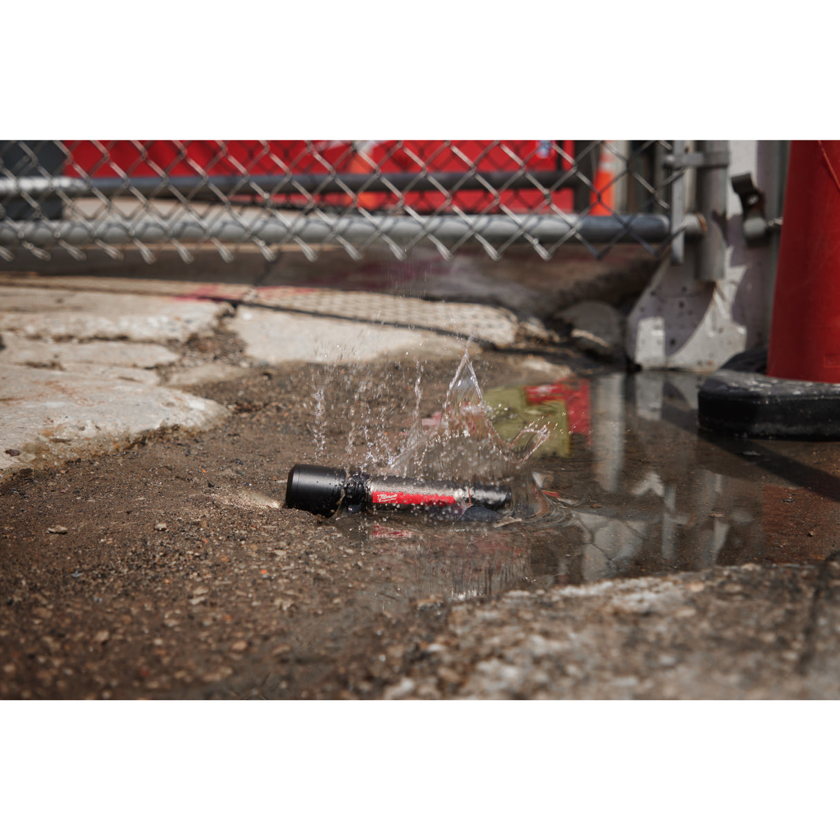 Milwaukee L4fl2000-301 lanternă reîncărcabilă usb, 2000 lumeni 4933479637