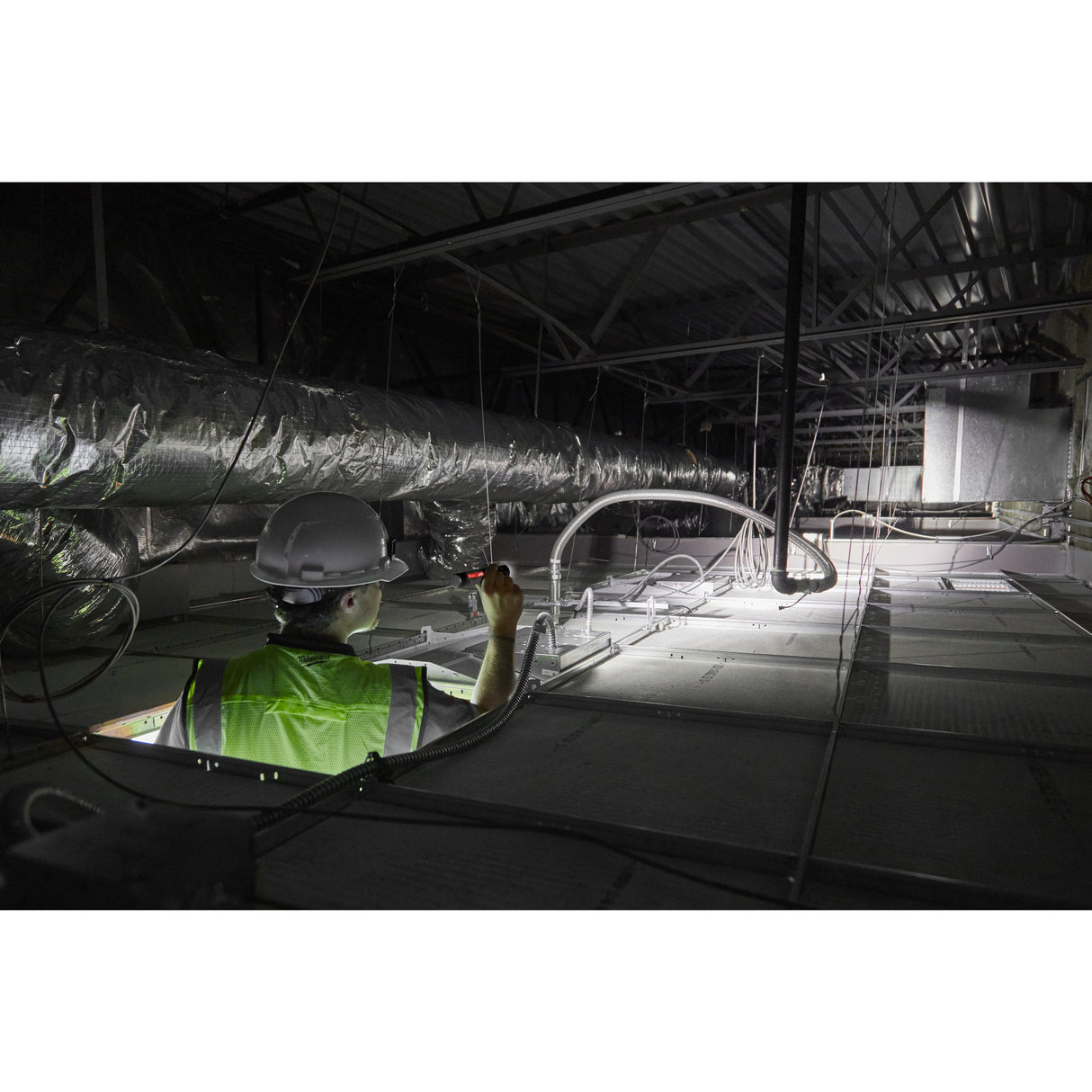 Milwaukee L4tmled-301 lampă cu acumulator   4933479769