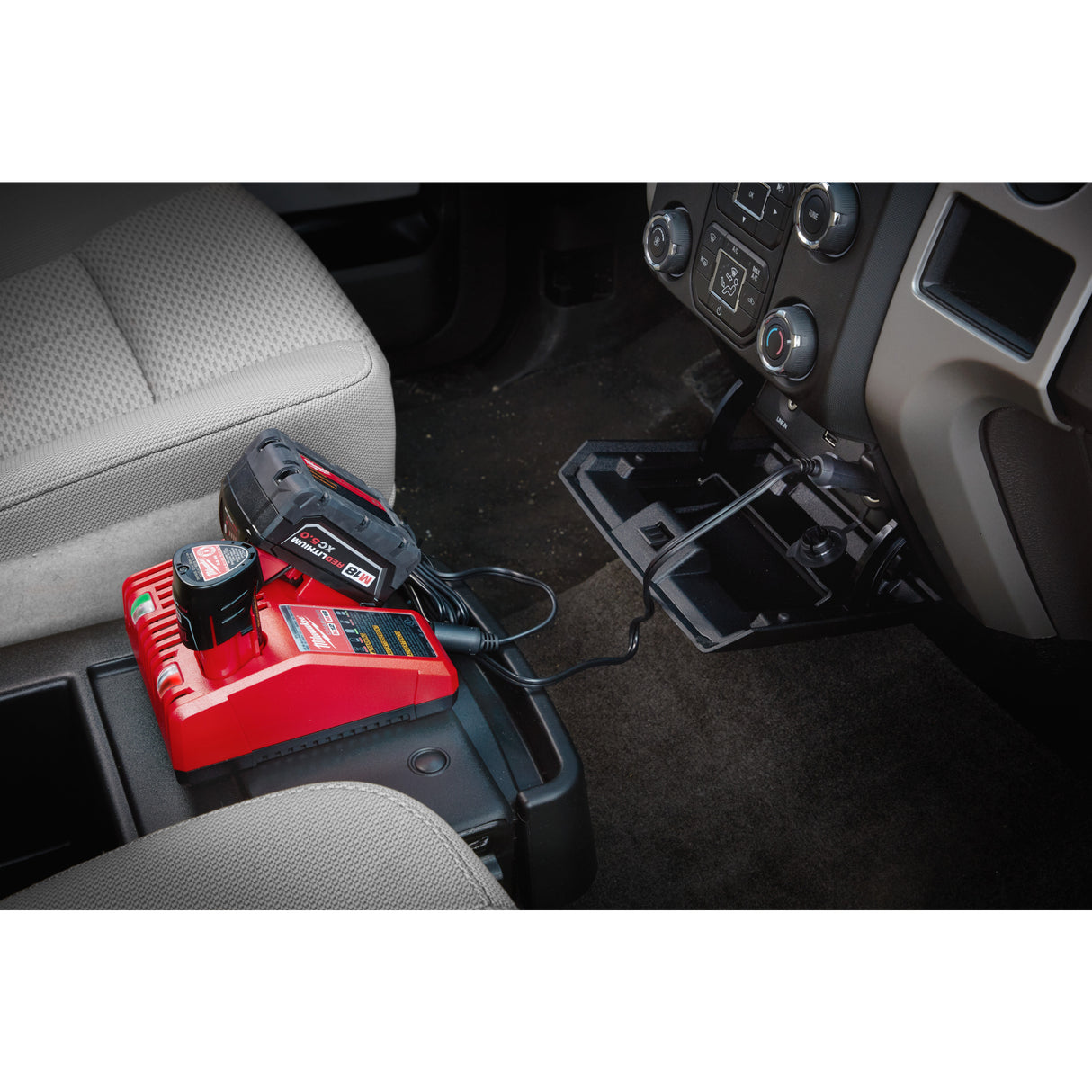 Milwaukee M12-18 ac încărcător 4932459205