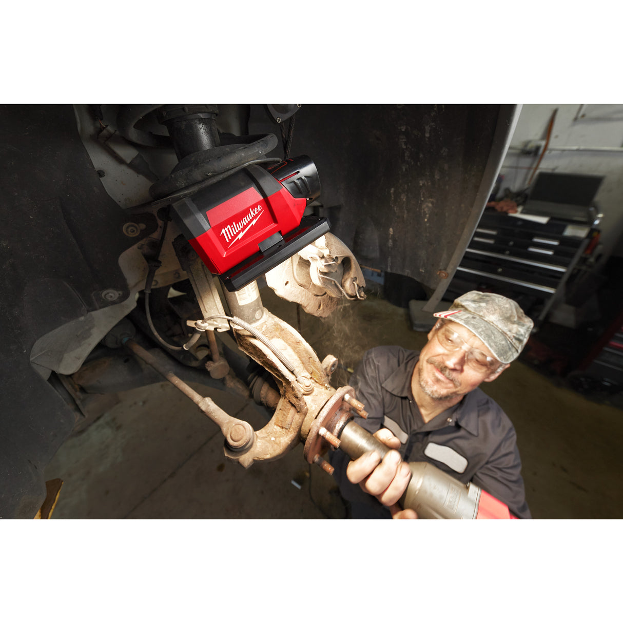 Milwaukee M12pal-0 proiector pivotant   4933478226