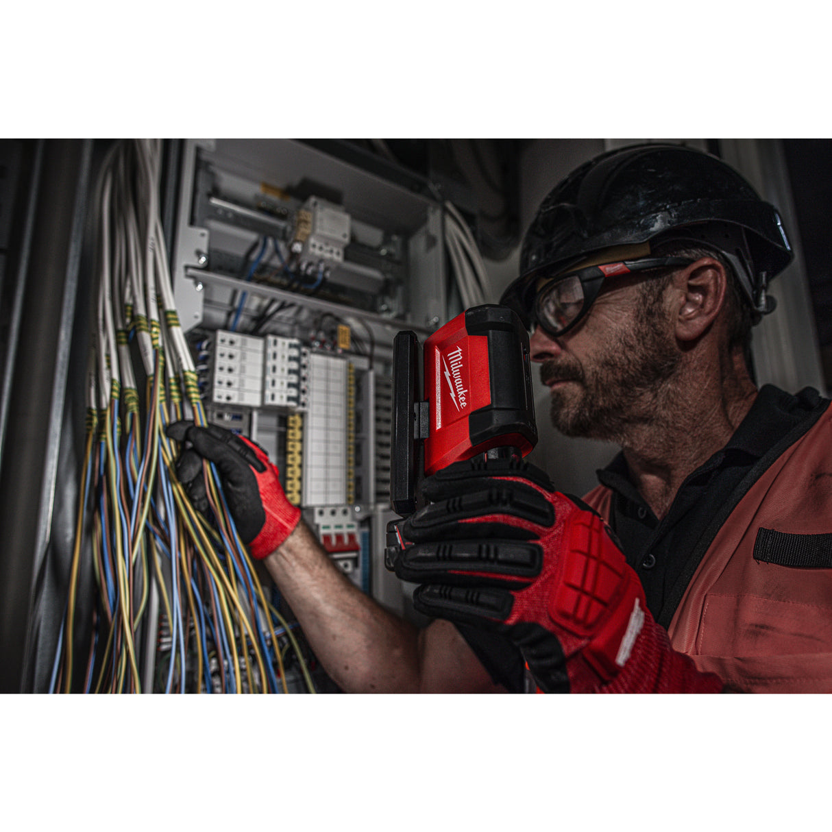 Milwaukee M12pal-0 proiector pivotant   4933478226