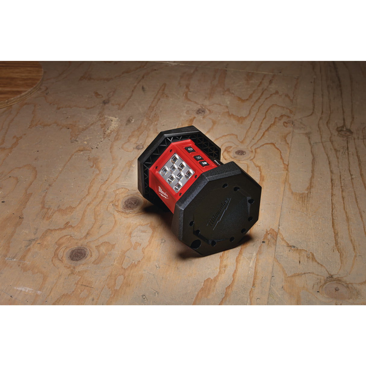 Milwaukee M18al-0 proiector led   4932430392