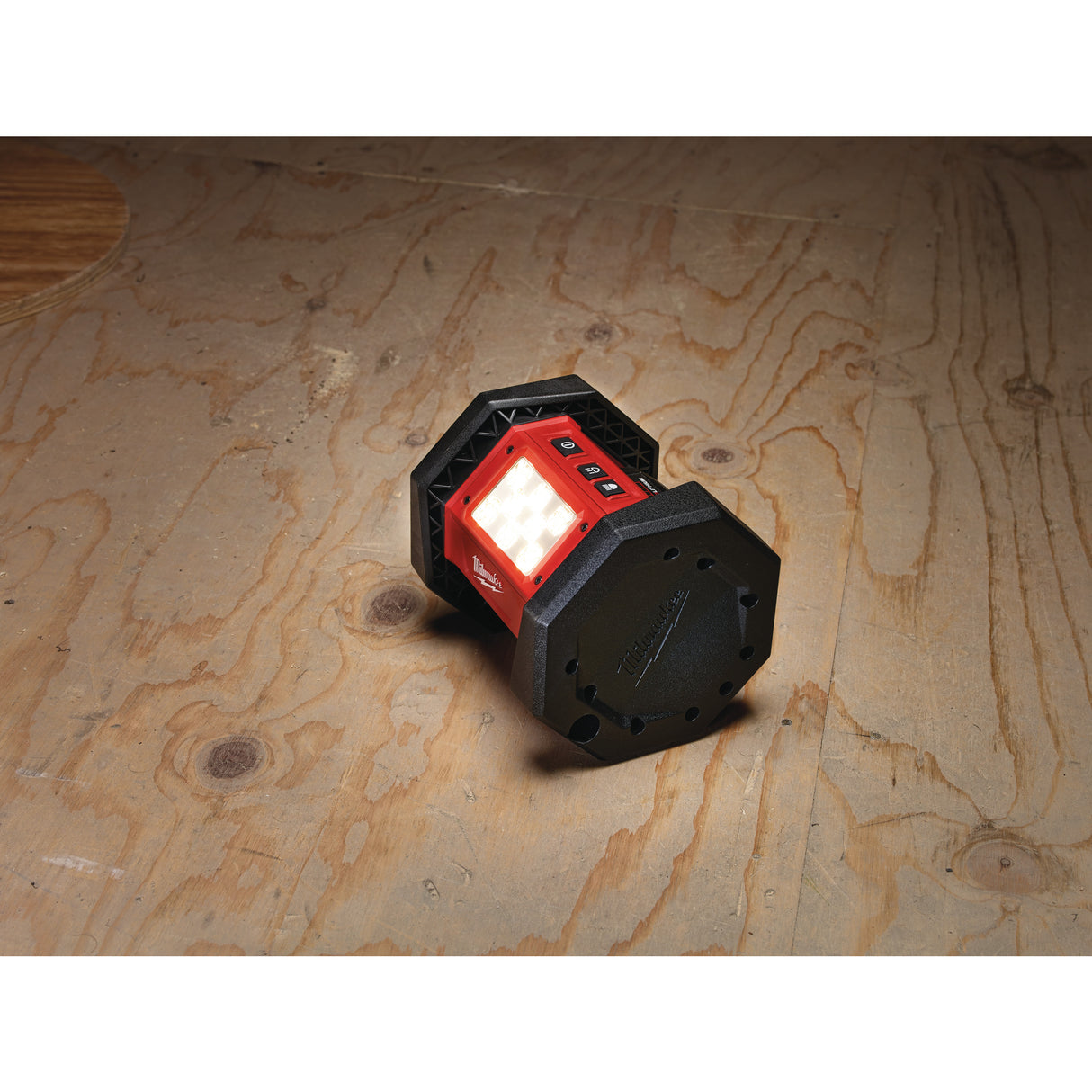 Milwaukee M18al-0 proiector led   4932430392