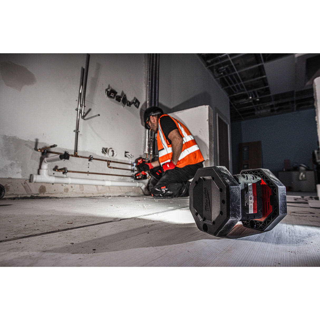 Milwaukee M18al-0 proiector led   4932430392