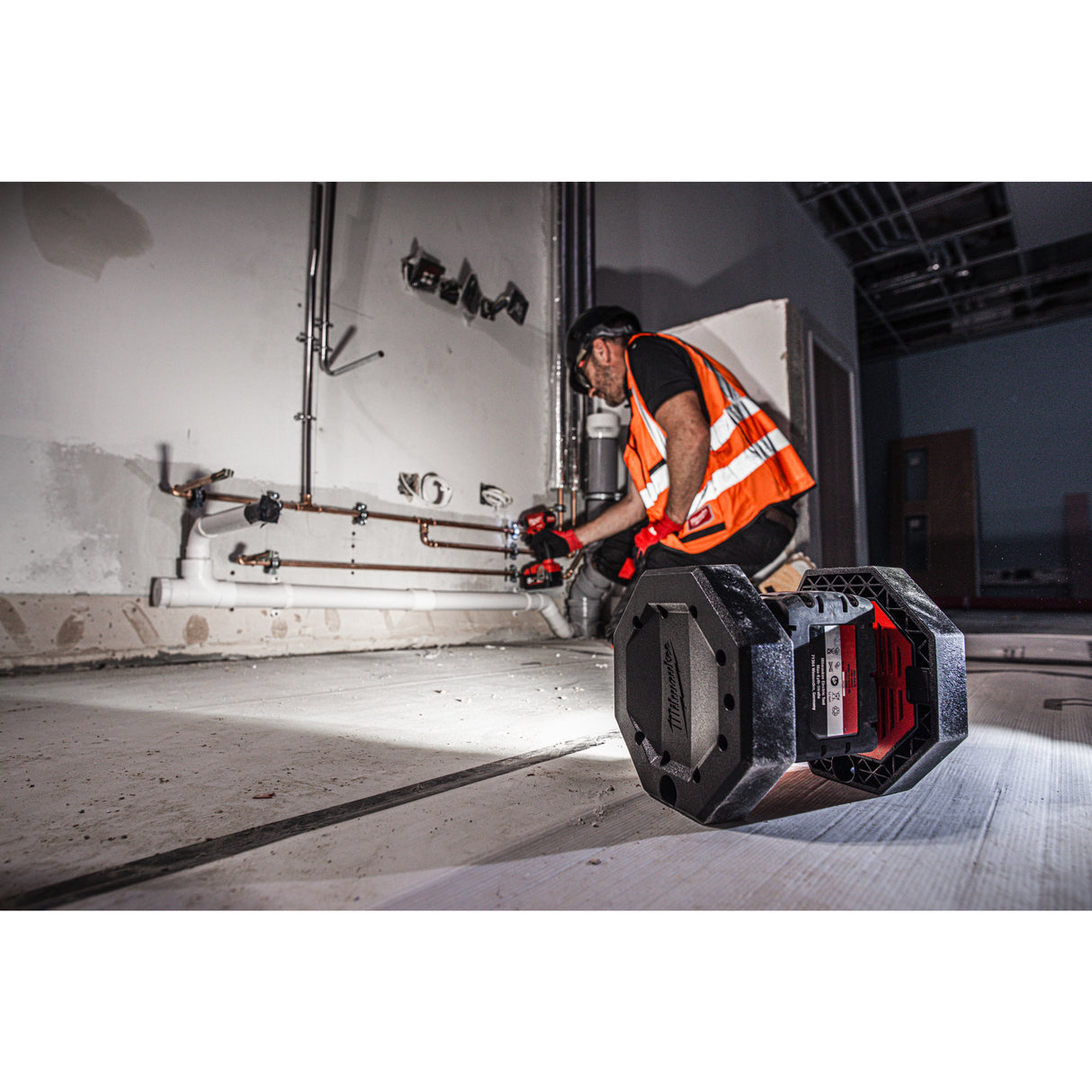 Milwaukee M18al-0 proiector led   4932430392