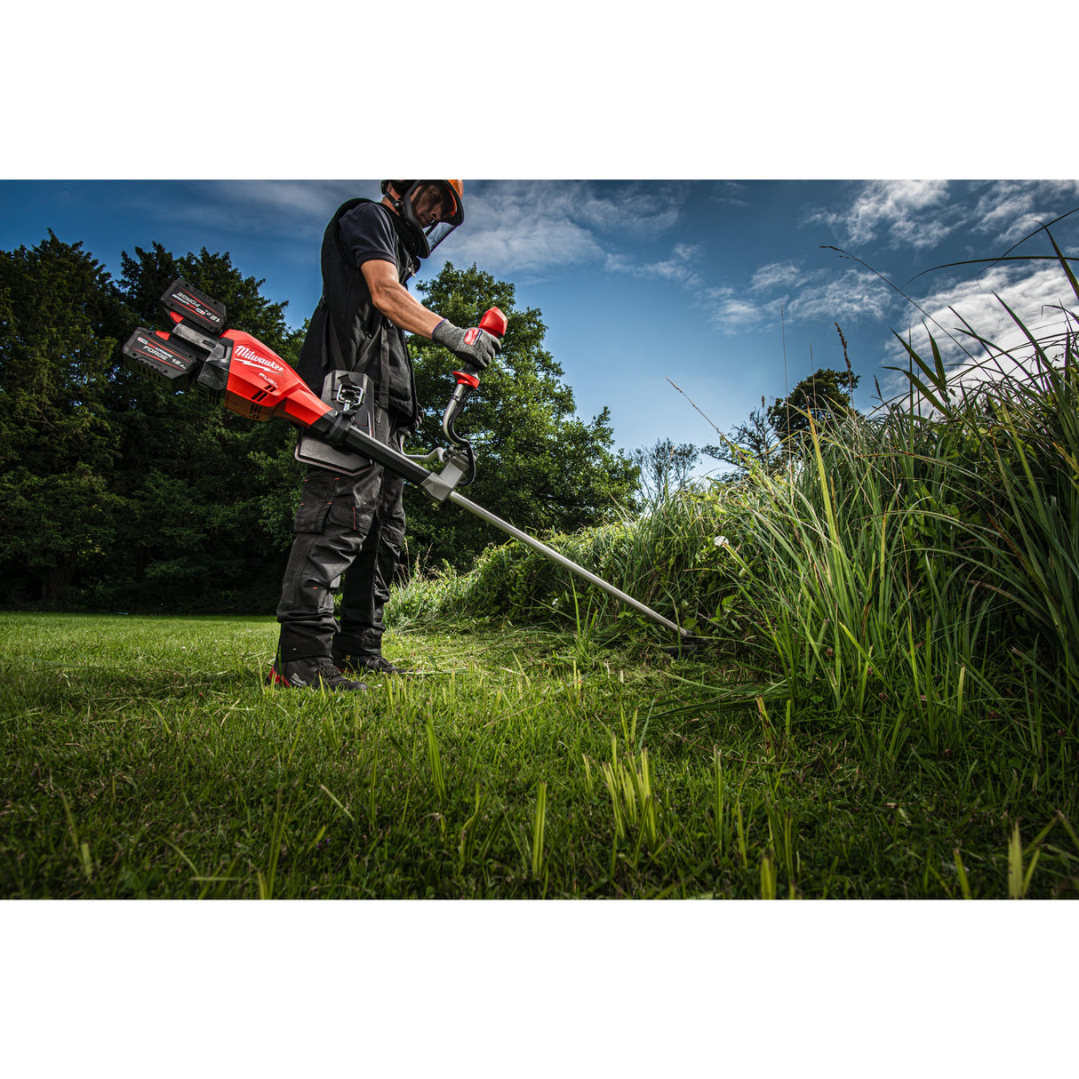 M18 F2BCU Motocoasă M18 FUEL™ cu doi acumulatori Milwaukee