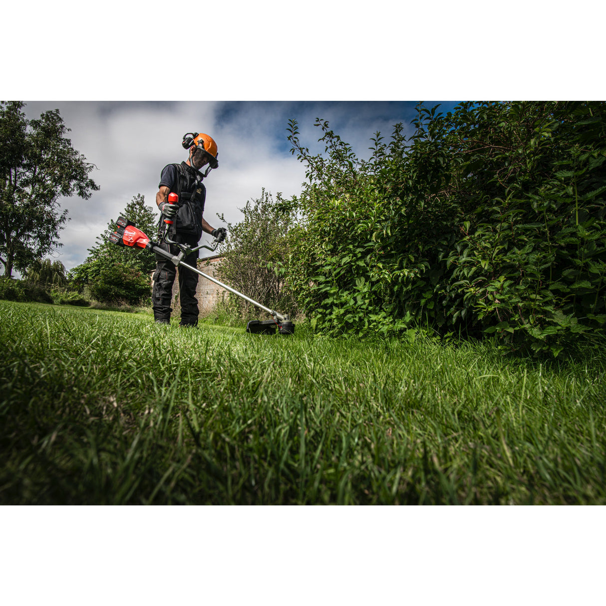 M18 F2BCU Motocoasă M18 FUEL™ cu doi acumulatori Milwaukee