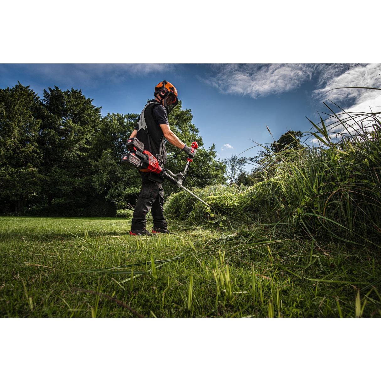 M18 F2BCU Motocoasă M18 FUEL™ cu doi acumulatori Milwaukee