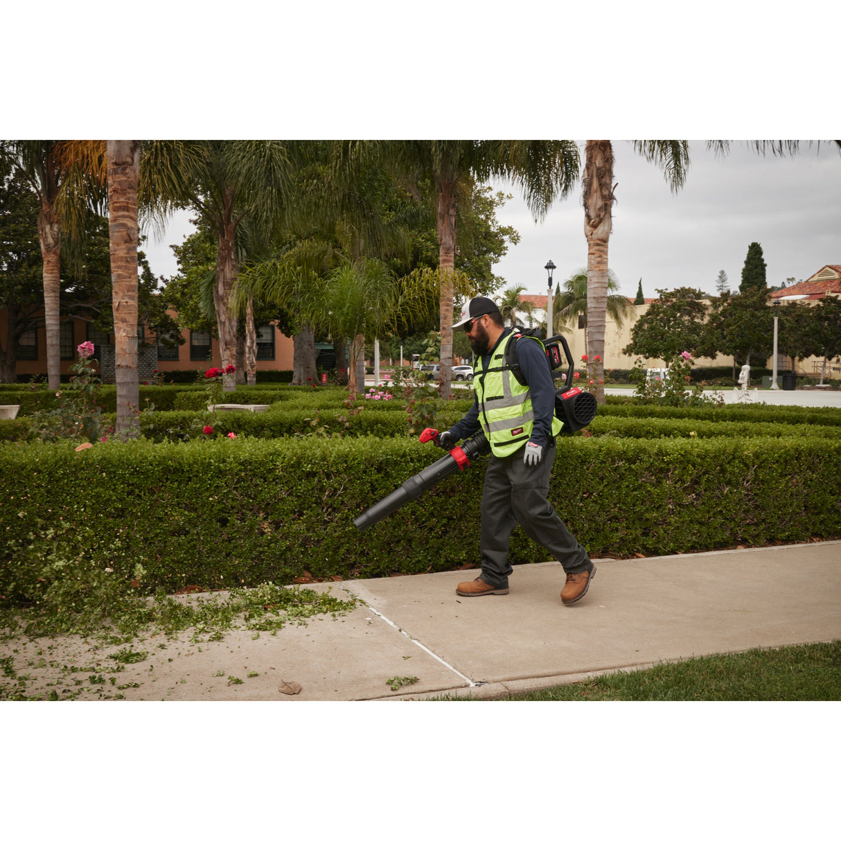 M18 F2BPB Suflantă M18 FUEL™ tip rucsac cu doi acumulatori Milwaukee