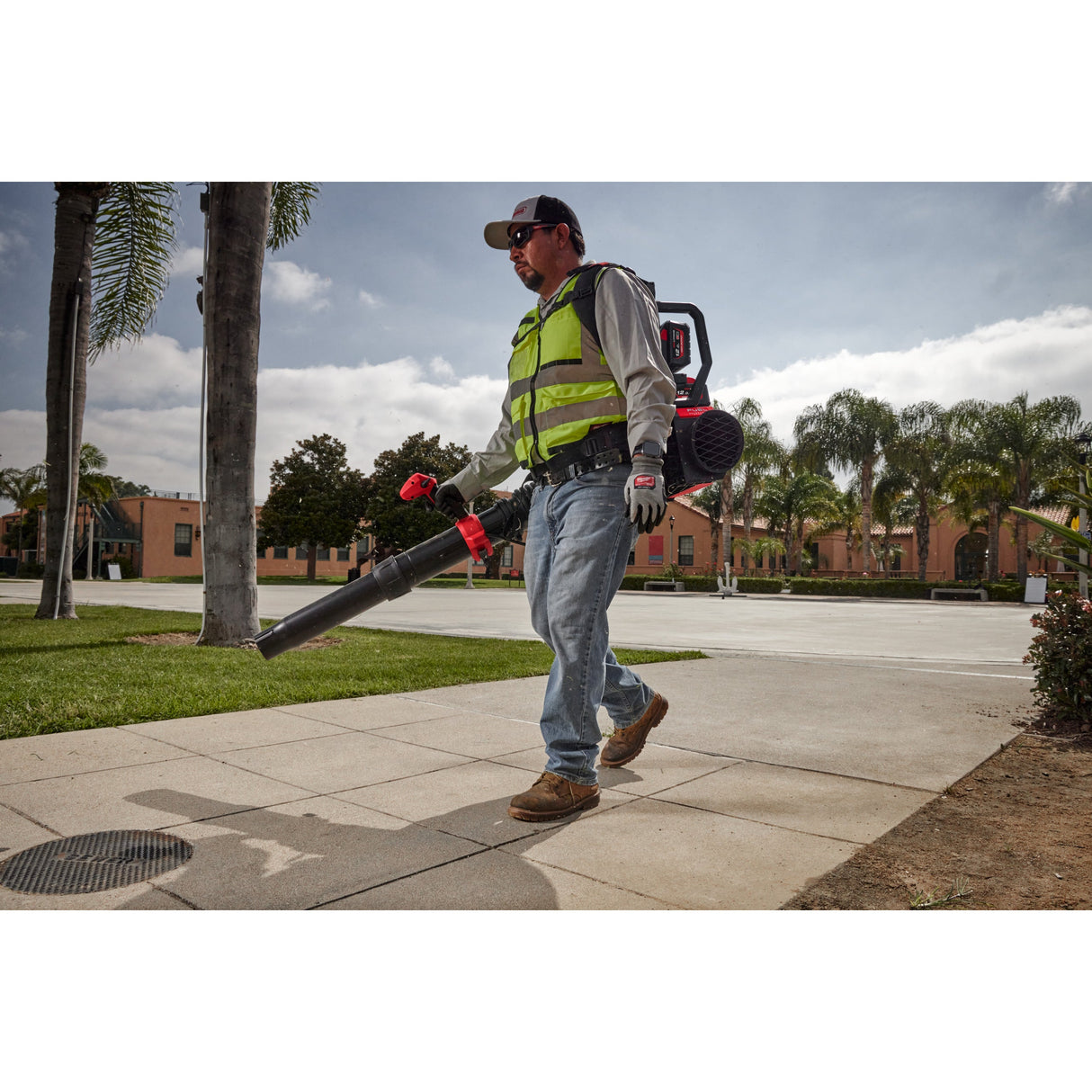 M18 F2BPB Suflantă M18 FUEL™ tip rucsac cu doi acumulatori Milwaukee