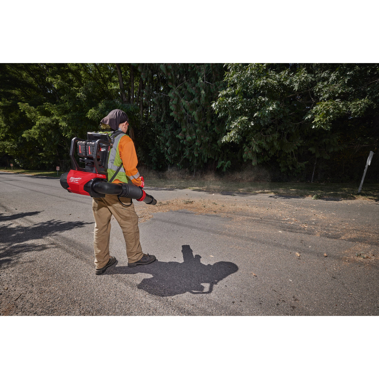 M18 F2BPB Suflantă M18 FUEL™ tip rucsac cu doi acumulatori Milwaukee