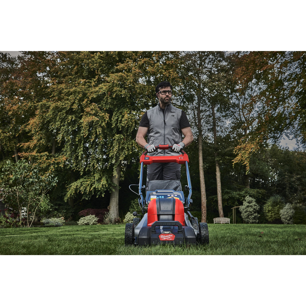 Mașină de tuns gazonul autopropulsată 46 cm M18 FUEL™ Milwaukee