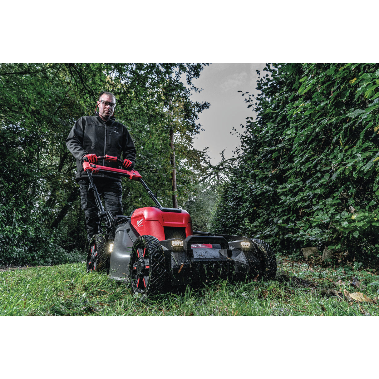 Mașină de tuns gazonul autopropulsată 53 cm M18 FUEL™ Milwaukee