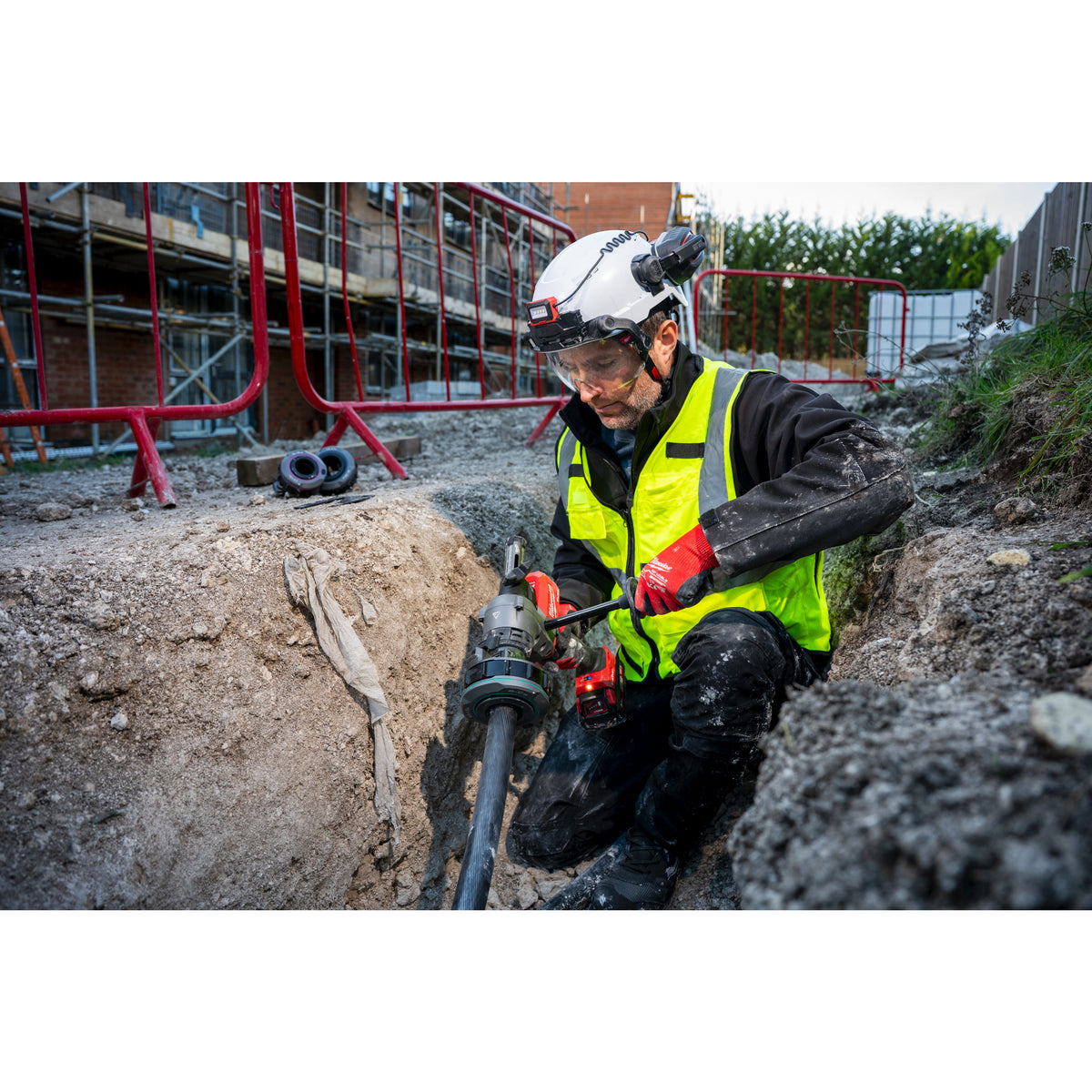 M18FCST Mașină dezizolat cabluri M18 FUEL™ Milwaukee