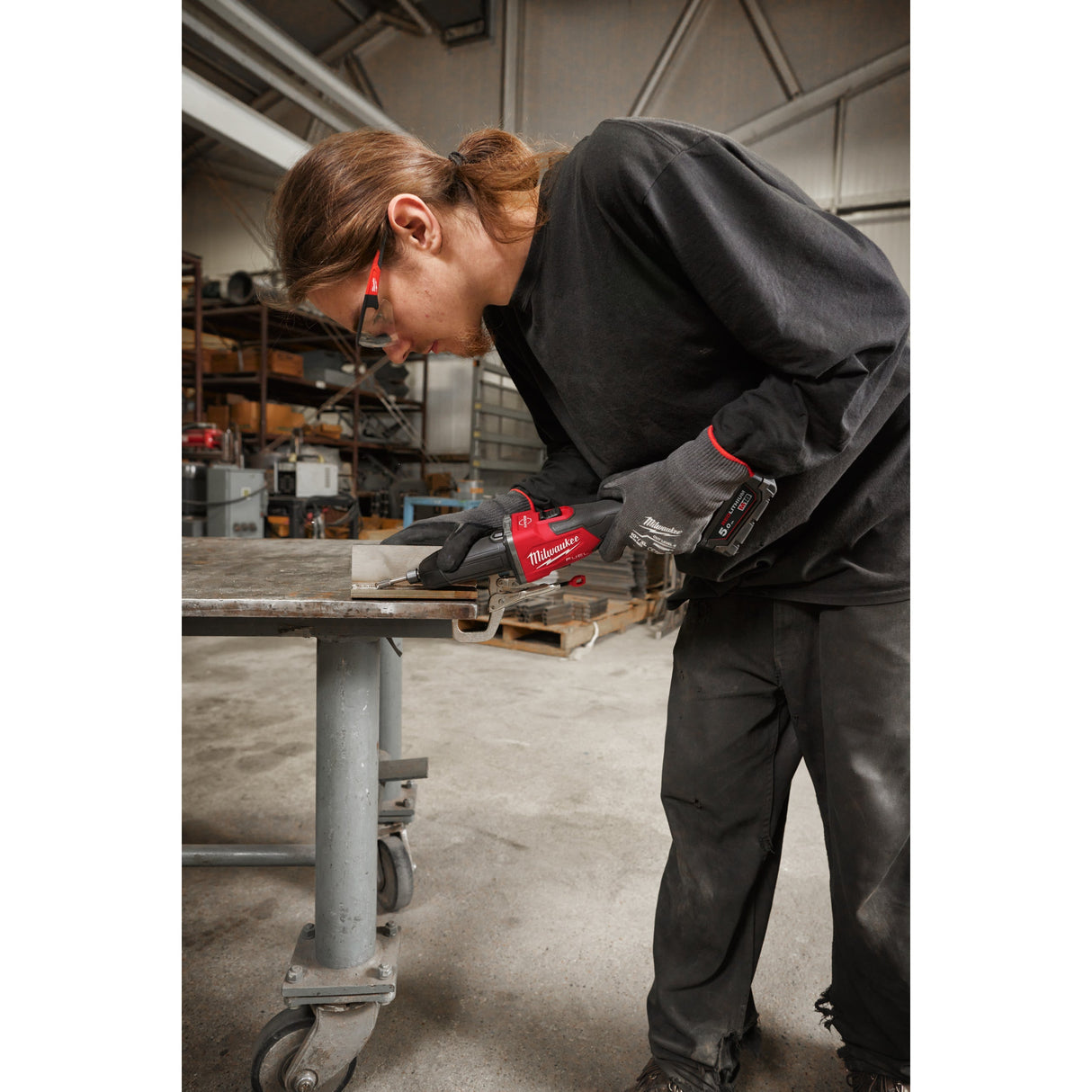 M18 FDGRB Polizor drept M18 FUEL™ cu comutator glisant Milwaukee