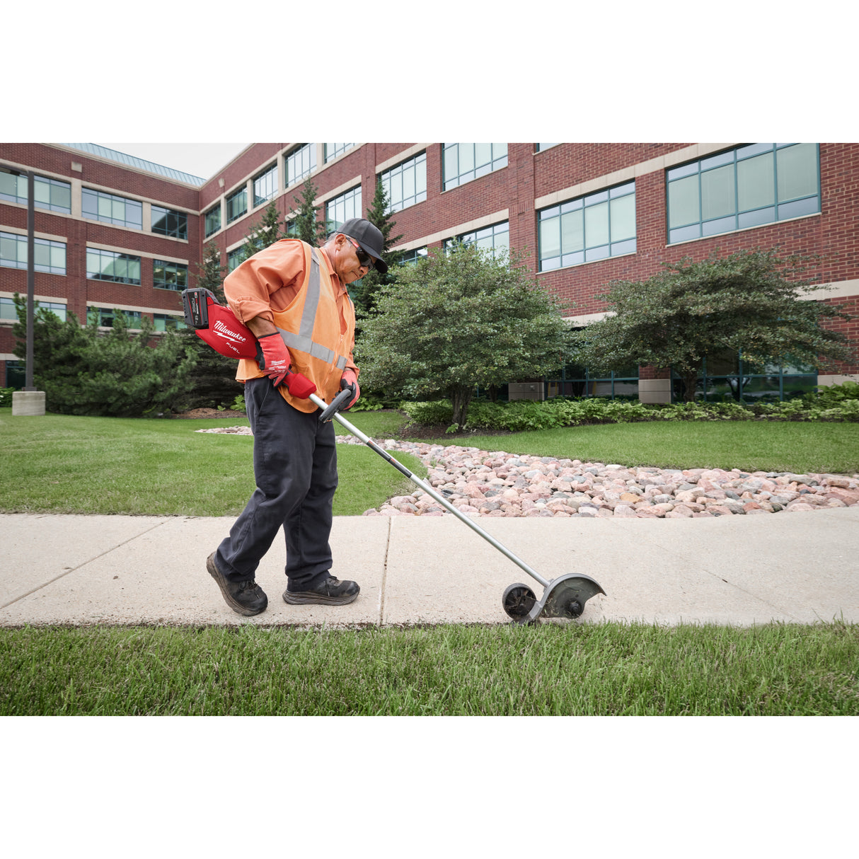 Milwaukee M18 FEDG-0 Atașament margini gazon M18 FUEL™ 4933493556
