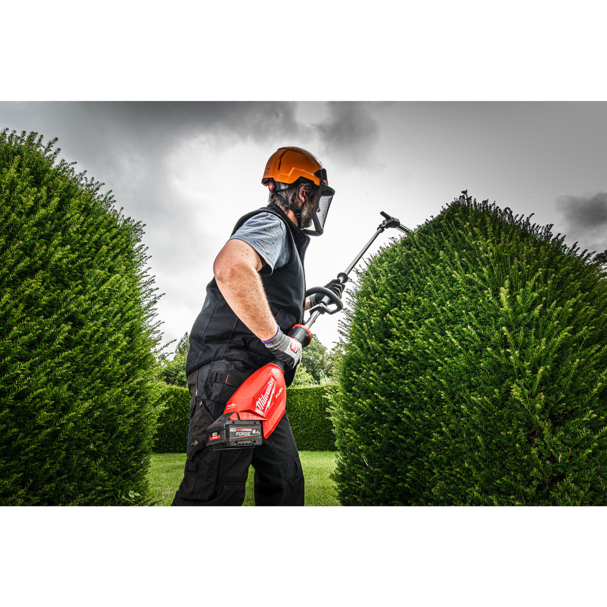 Milwaukee M18 FHETE22-0 Trimmer pentru gard viu cu tijă extinsă M18 FUEL™ 216 cm 4933498515