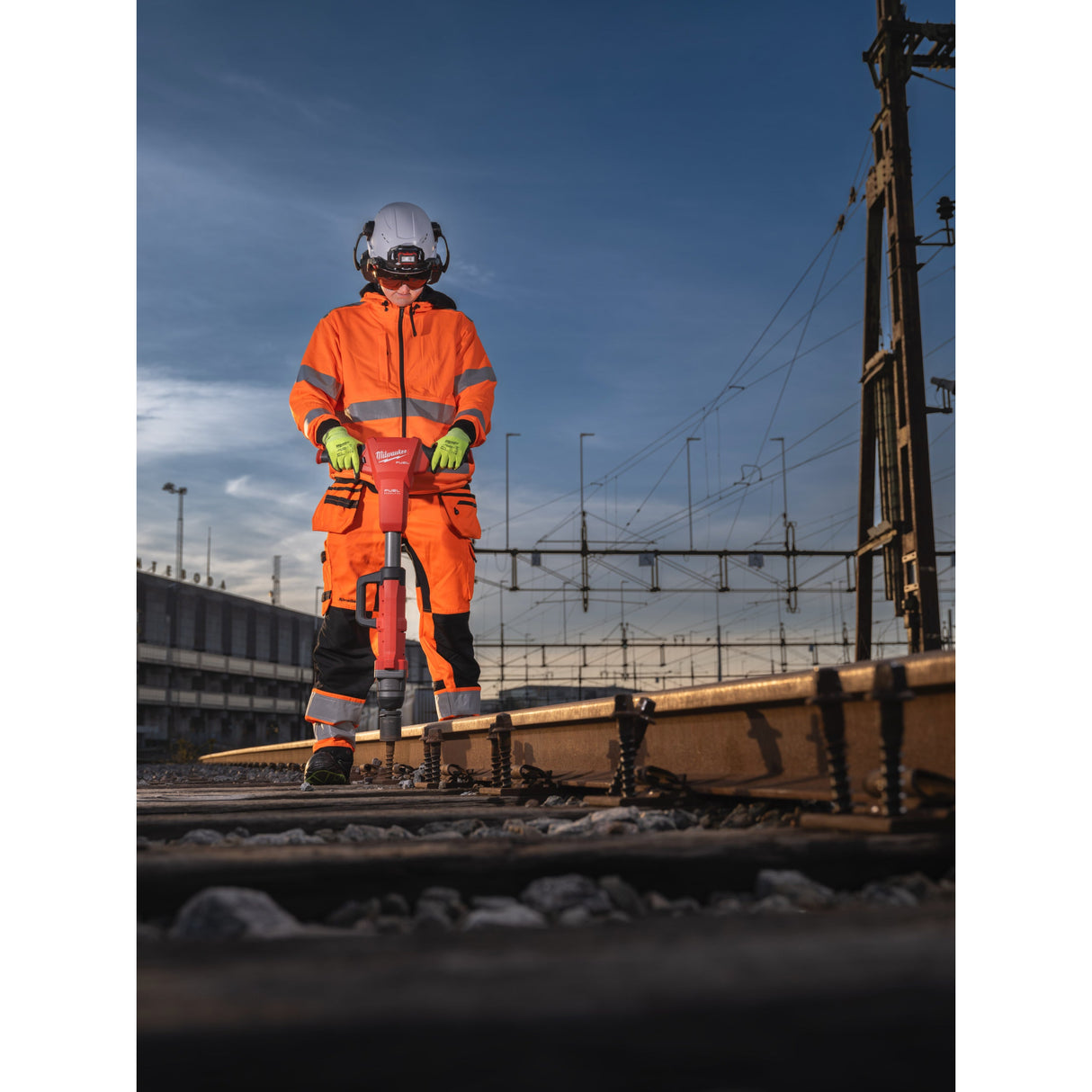 M18 FHIWF1R  Cheie cu impact M18 FUEL™ 1″ pentru calea ferată cu inel de fixare Milwaukee