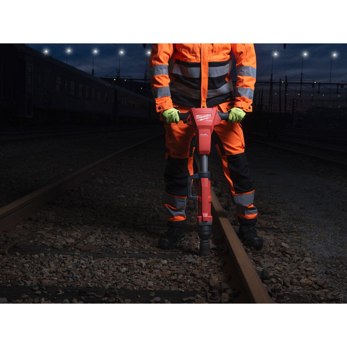 M18 FHIWF1R  Cheie cu impact M18 FUEL™ 1″ pentru calea ferată cu inel de fixare Milwaukee