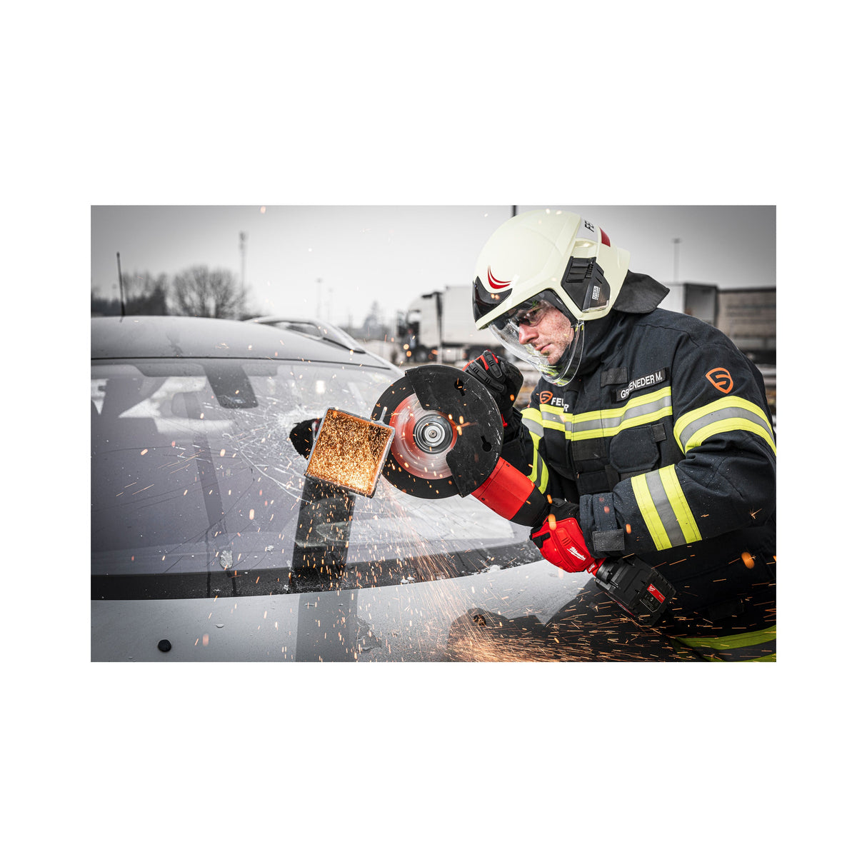 M18 FLAG230XPDB  Polizor unghiular 230 mm cu comutator tip clapetă M18 FUEL™ Milwaukee