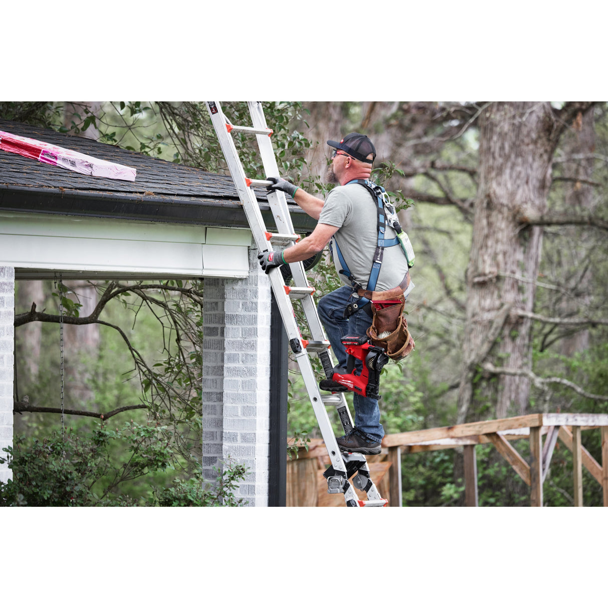 M18 FRCN45 Pistol de bătut cuie M18 FUEL™ în role Milwaukee