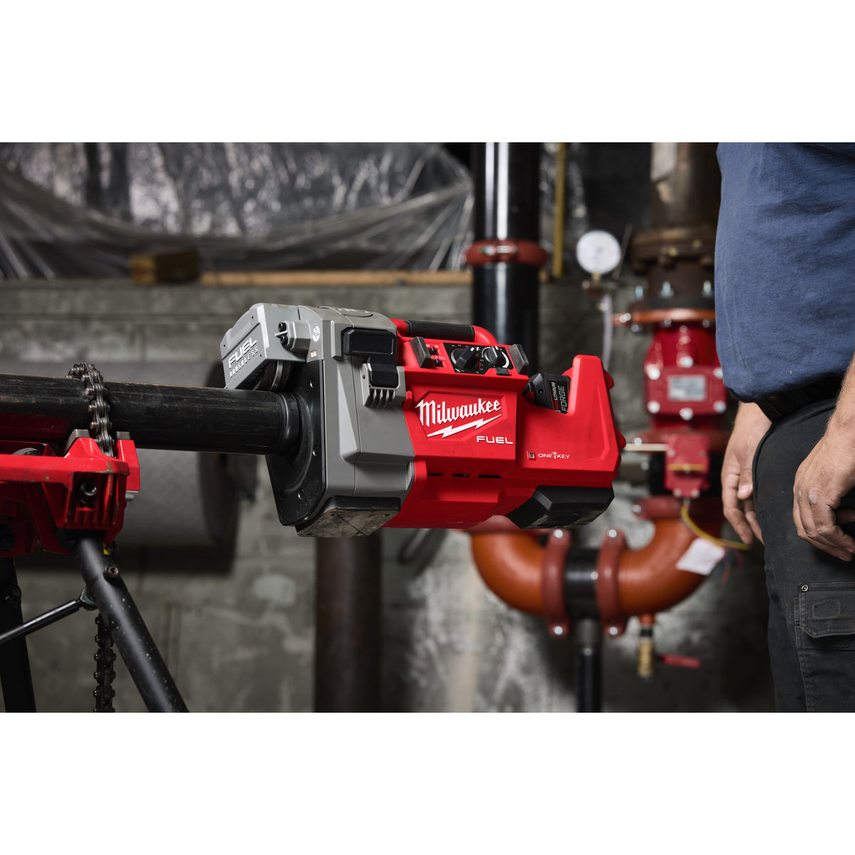 Mașină de canelat M18 FUEL™ 1 ¼″ - 4″ Milwaukee