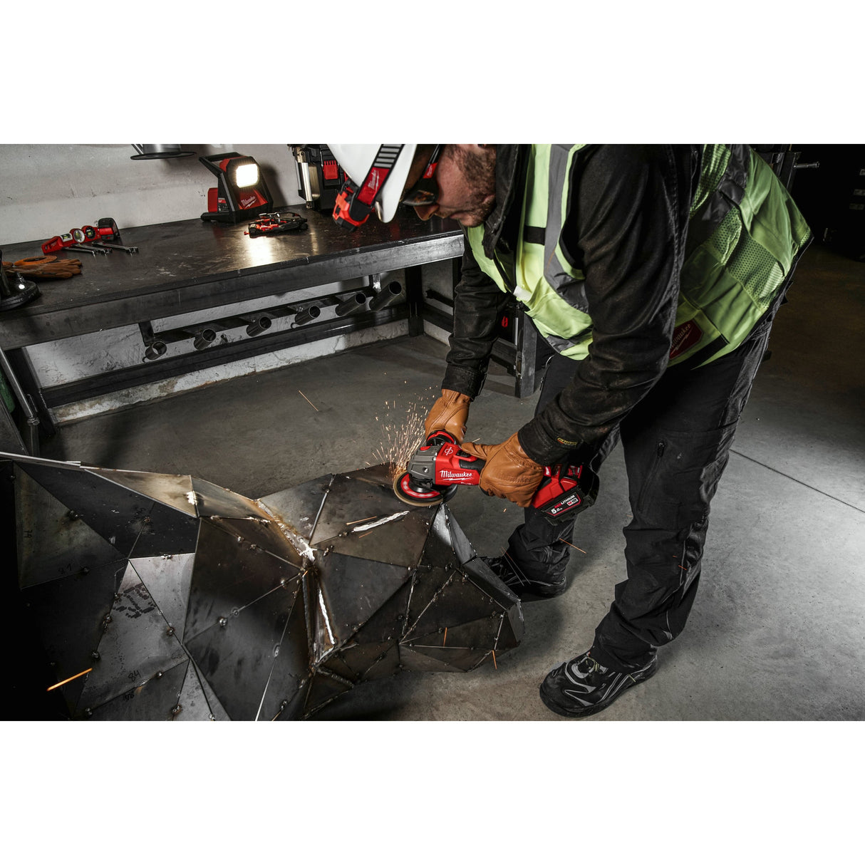 M18 FSAG125XB Polizor unghiular 125 mm cu frânare și comutator culisant M18 FUEL™ Milwaukee